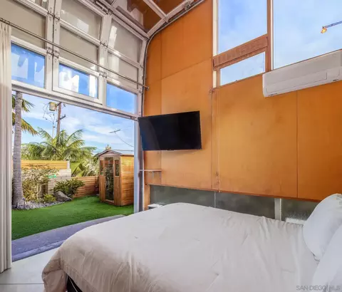 Bedroom - 330 Neptune Ave, Encinitas, CA 92024 photo 1 of 4