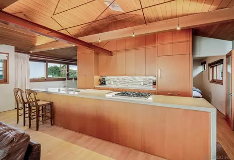 Kitchen - 330 Neptune Ave, Encinitas, CA 92024 photo 3 of 3