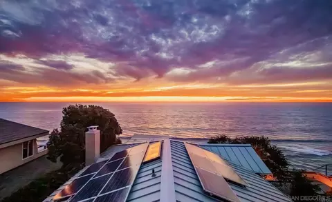 View/Area - 330 Neptune Ave, Encinitas, CA 92024 photo 2 of 8