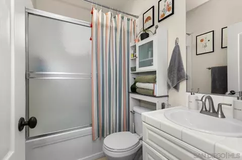 Bath - 3224 Avenida La Cima, Carlsbad, CA 92009 photo 5 of 6