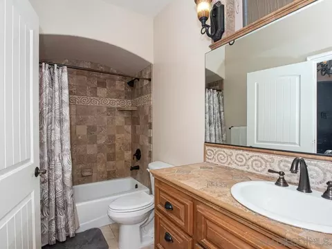 Bath - 176 Ransom Hill Ln, Ramona, CA 92065 photo 3 of 3