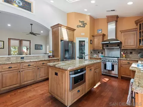 Kitchen - 176 Ransom Hill Ln, Ramona, CA 92065 photo 2 of 4