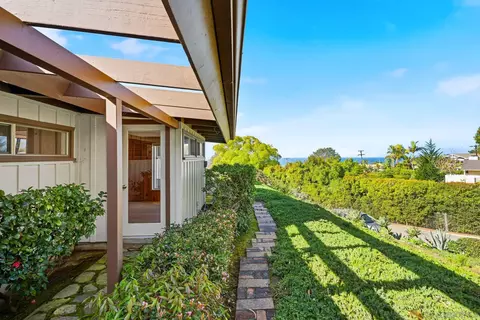 Exterior - 459 Carolina Rd, Del Mar, CA 92014 photo 11 of 21