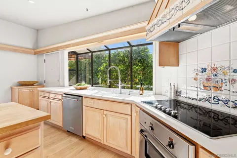 Kitchen - 459 Carolina Rd, Del Mar, CA 92014 photo 4 of 4