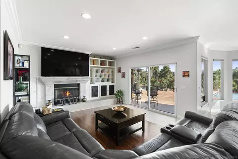 Living - 2821 Summit Dr, Escondido, CA 92025 photo 4 of 5