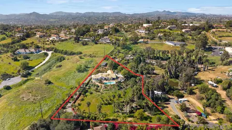 View/Area - 2821 Summit Dr, Escondido, CA 92025 photo 3 of 3