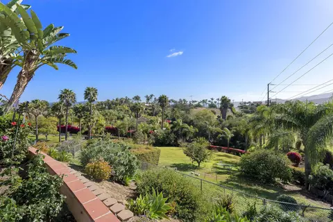 Exterior - 2821 Summit Dr, Escondido, CA 92025 photo 10 of 20