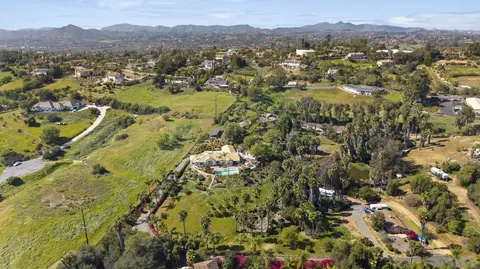 View/Area - 2821 Summit Dr, Escondido, CA 92025 photo 1 of 3