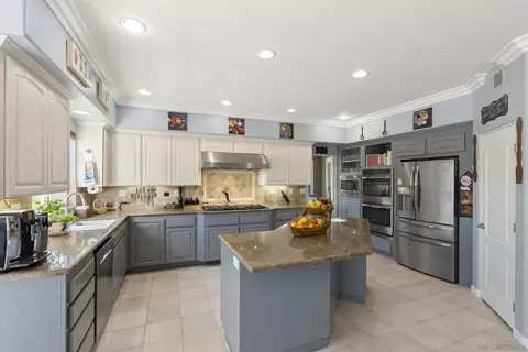 Kitchen - 2821 Summit Dr, Escondido, CA 92025 photo 1 of 4