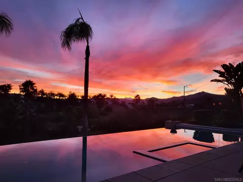Exterior - 2821 Summit Dr, Escondido, CA 92025 photo 19 of 20