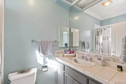 Bath - 2821 Summit Dr, Escondido, CA 92025 photo 5 of 6