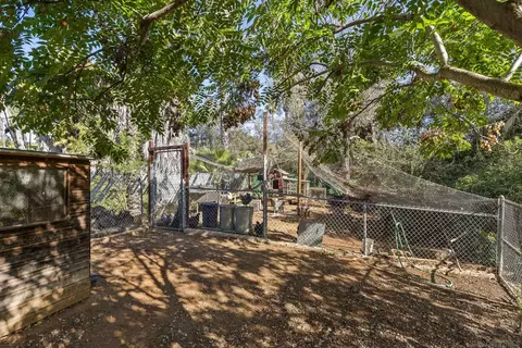 Exterior - 2821 Summit Dr, Escondido, CA 92025 photo 7 of 20