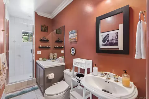 Bath - 2821 Summit Dr, Escondido, CA 92025 photo 6 of 6