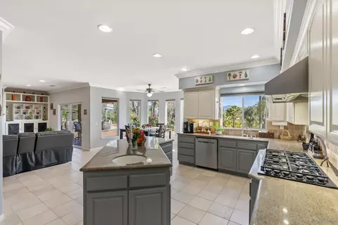 Kitchen - 2821 Summit Dr, Escondido, CA 92025 photo 3 of 4