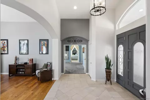 Entry Way - 2821 Summit Dr, Escondido, CA 92025 photo 2 of 3