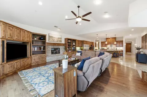 Living - 15480 Eastvale Rd, Poway, CA 92064 photo 3 of 4