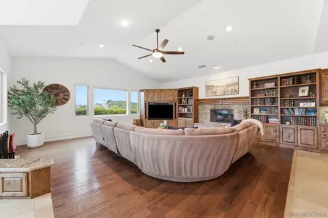 Living - 15480 Eastvale Rd, Poway, CA 92064 photo 4 of 4