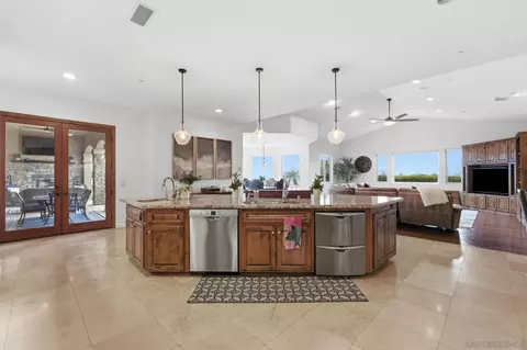 Kitchen - 15480 Eastvale Rd, Poway, CA 92064 photo 4 of 8