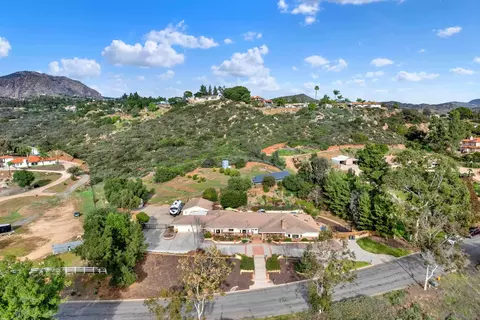 15428 El Capitan Real Ln, El Cajon, CA 92021