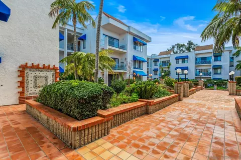 8324 Regents Rd UNIT 1B, San Diego, CA 92122