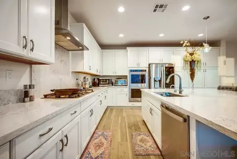 Kitchen - 35828 Blue Breton Dr, Fallbrook, CA 92028 photo 3 of 6