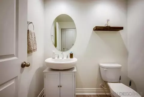 Bath - 35828 Blue Breton Dr, Fallbrook, CA 92028 photo 2 of 8