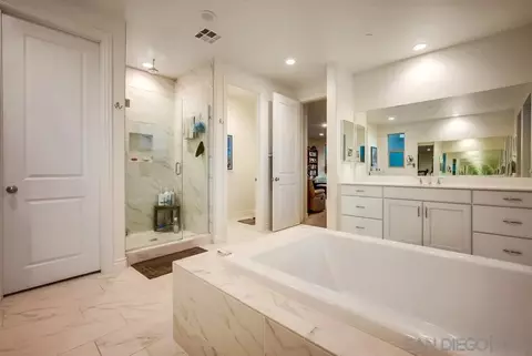 Bath - 35828 Blue Breton Dr, Fallbrook, CA 92028 photo 5 of 8