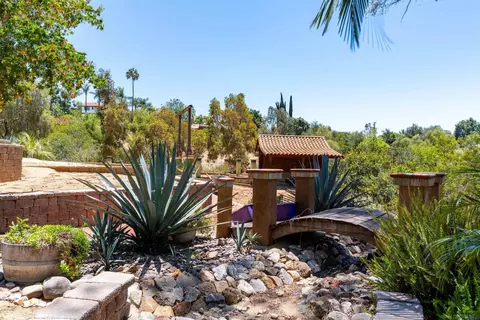 Exterior - 3097 Green Heather Ln, Fallbrook, CA 92028 photo 3 of 5
