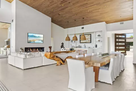 Dining - 5516 La Crescenta, Rancho Santa Fe, CA 92067 photo 4 of 4