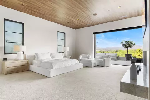 Bedroom - 5516 La Crescenta, Rancho Santa Fe, CA 92067 photo 2 of 4