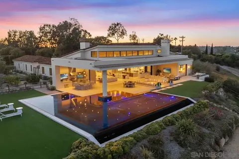 Exterior - 5516 La Crescenta, Rancho Santa Fe, CA 92067 photo 13 of 17