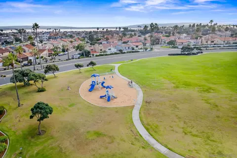 View/Area - 86 Half Moon Bnd, Coronado, CA 92118 photo 6 of 10