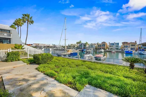 Exterior - 86 Half Moon Bnd, Coronado, CA 92118 photo 5 of 6