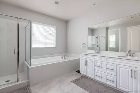 Bath - 938 Hydra Ct, San Marcos, CA 92069 photo 1 of 2