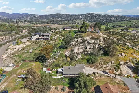 View/Area - 203 D St, Ramona, CA 92065 photo 3 of 5