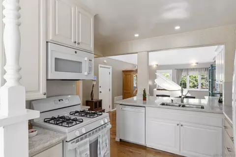 Kitchen - 4083 Nabal, La Mesa, CA 91941 photo 4 of 4