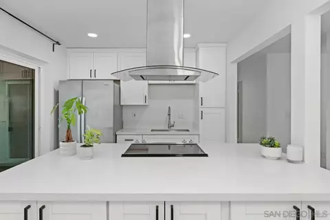 3230 Ashford St #B, San Diego, CA 92111
