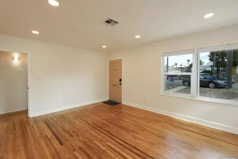 Living - 4324 Oxford St, La Mesa, CA 91942 photo 2 of 12