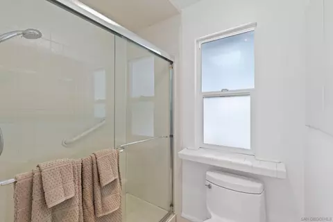 Bath - 481 Stable Ridge St, El Cajon, CA 92019 photo 2 of 4