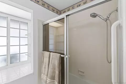 Bath - 481 Stable Ridge St, El Cajon, CA 92019 photo 3 of 4