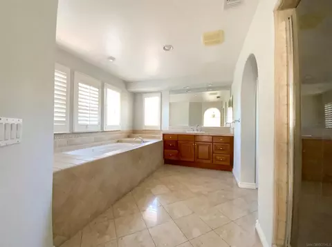 Bath - 6259 Paseo Callado, Carlsbad, CA 92009 photo 3 of 4
