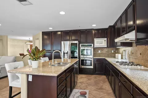 Kitchen - 10145 Challenger Ct, Spring Valley, CA 91978 photo 3 of 4