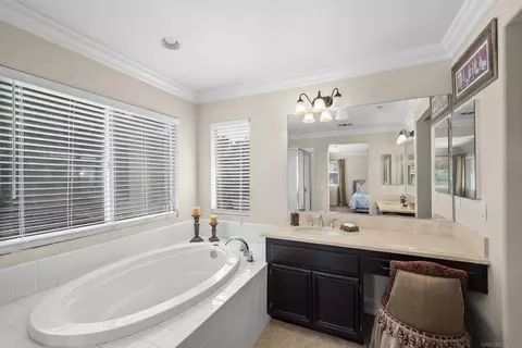 Bath - 10145 Challenger Ct, Spring Valley, CA 91978 photo 3 of 5