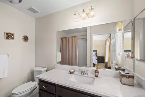 Bath - 10145 Challenger Ct, Spring Valley, CA 91978 photo 5 of 5