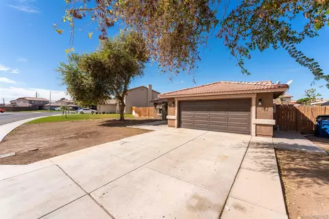 Exterior - 931 Jones St, Brawley, CA 92227 photo 2 of 3