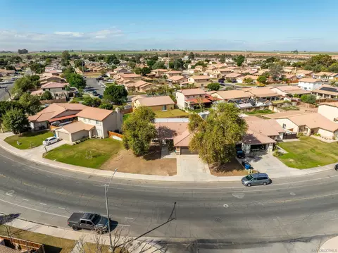 View/Area - 931 Jones St, Brawley, CA 92227 photo 3 of 4