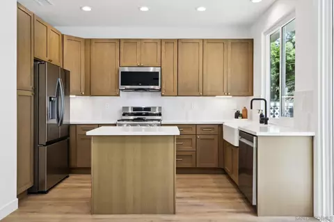 Kitchen - 2082 Fairhope Loop, Vista, CA 92081 photo 2 of 2
