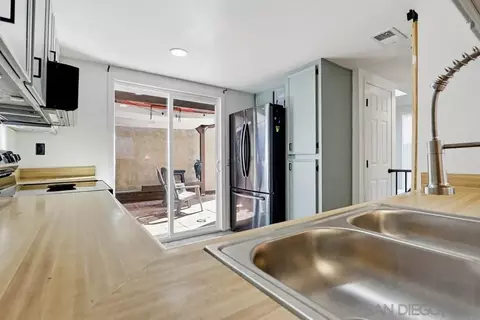 Kitchen - 140 El Norte Pkwy #6, Escondido, CA 92026 photo 1 of 3