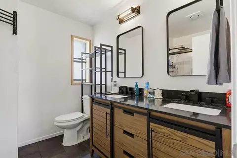 Bath - 140 El Norte Pkwy #6, Escondido, CA 92026 photo 2 of 4