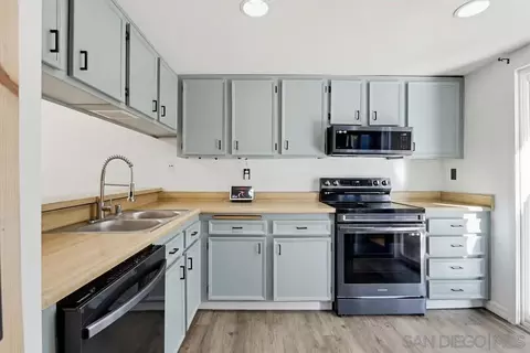 Kitchen - 140 El Norte Pkwy #6, Escondido, CA 92026 photo 2 of 3